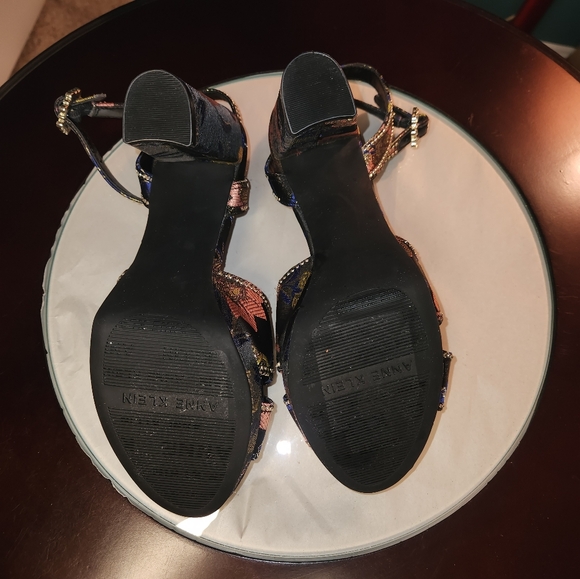 Anne Klein multicolored sandals - Picture 4 of 5
